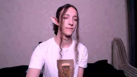 Snapshot of silvermuse chatting on October 23, 2:44 am silvermuse online show from October 23, 2:44 am