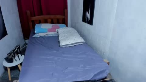 Snapshot of silviahotline911 chatting on February 15, 4:45 pm Path online show from February 15, 4:45 pm