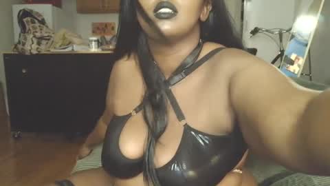 Snapshot of siminfox chatting on September 18, 12:23 am Simin Fox online show from September 18, 12:23 am