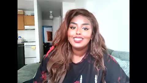 Snapshot of siminfox chatting on October 2, 8:27 pm Simin Fox online show from October 2, 8:27 pm