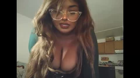 Snapshot of siminfox chatting on October 24, 11:34 pm Simin Fox online show from October 24, 11:34 pm