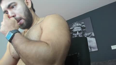 simon_leon01 online show from January 22, 12:17 pm