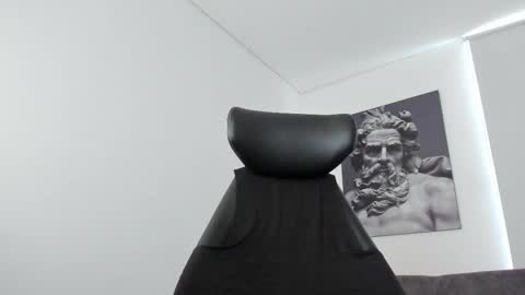 simon_leon01 online show from October 2, 1:07 pm