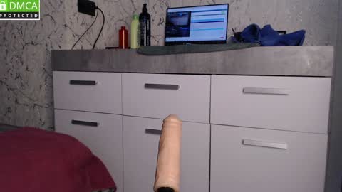 regina online show from December 4, 9:29 am