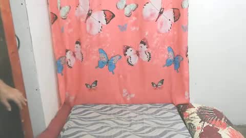 Snapshot of simpleladie15 chatting on December 16, 7:04 am marisweet online show from December 16, 7:04 am