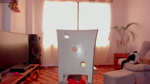 Snapshot of simply_zoe___ chatting on January 16, 5:23 pm zoe online show from January 16, 5:23 pm