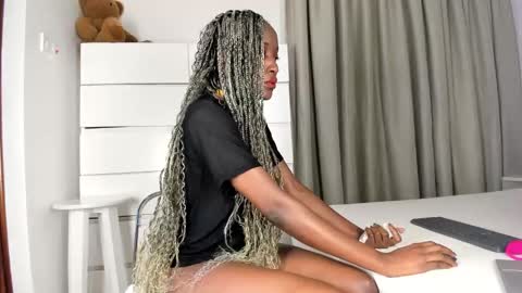 Snapshot of sincerre9_tara chatting on January 31, 8:32 am sincerre9_tara online show from January 31, 8:32 am