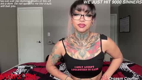 Snapshot of sinfulincubus chatting on September 17, 7:48 pm Mistrx Sin online show from September 17, 7:48 pm