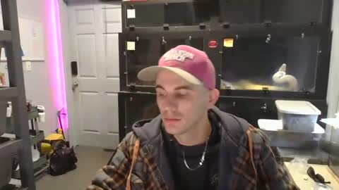 Snapshot of sinfullv chatting on December 4, 6:06 pm sinfullv online show from December 4, 6:06 pm