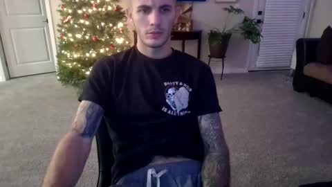 Snapshot of sinfullv chatting on December 18, 8:42 am sinfullv online show from December 18, 8:42 am