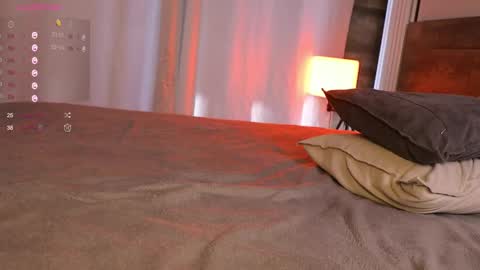 Snapshot of sinfulsmile_ chatting on March 12, 4:19 am Ivy online show from March 12, 4:19 am