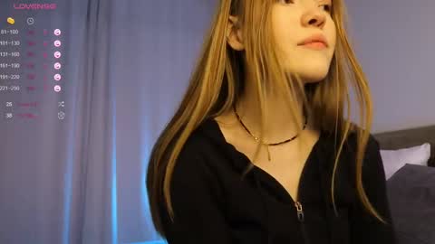 Snapshot of sinfulsmile_ chatting on March 12, 7:24 am Ivy online show from March 12, 7:24 am