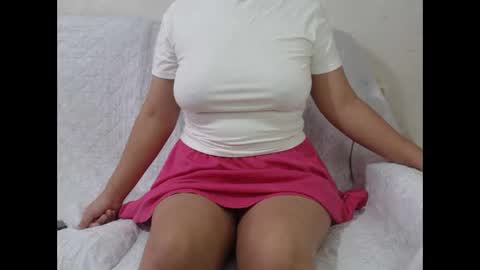 Snapshot of single__mom chatting on December 18, 6:52 am Arina online show from December 18, 6:52 am