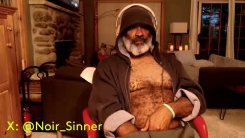 Snapshot of sinnernoir chatting on September 13, 11:26 pm My Name Is..............................John online show from September 13, 11:26 pm