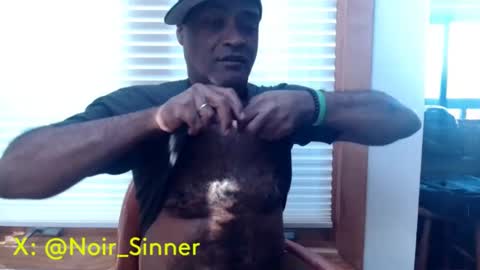 Snapshot of sinnernoir chatting on October 1, 8:04 pm My Name Is..............................John online show from October 1, 8:04 pm