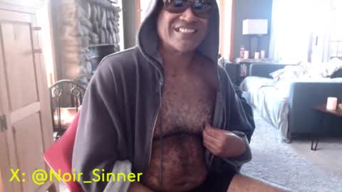 Snapshot of sinnernoir chatting on October 6, 6:38 pm My Name Is..............................John online show from October 6, 6:38 pm