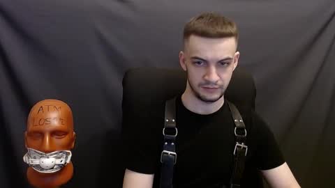 Snapshot of sir_damien chatting on December 3, 5:12 pm Sir Damien online show from December 3, 5:12 pm