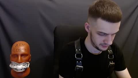 Snapshot of sir_damien chatting on December 4, 5:33 pm Sir Damien online show from December 4, 5:33 pm