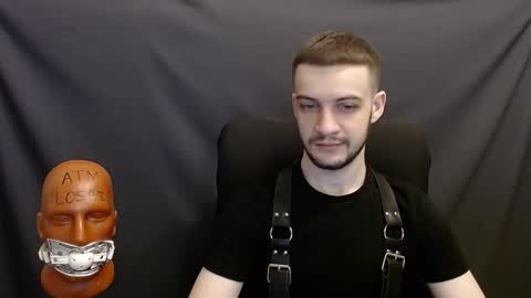 Snapshot of sir_damien chatting on December 10, 5:11 pm Sir Damien online show from December 10, 5:11 pm