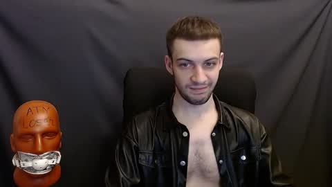 Snapshot of sir_damien chatting on December 22, 8:47 pm Sir Damien online show from December 22, 8:47 pm