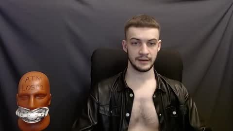 Snapshot of sir_damien chatting on December 29, 8:48 pm Sir Damien online show from December 29, 8:48 pm