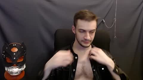 Snapshot of sir_damien chatting on January 14, 8:48 pm Sir Damien online show from January 14, 8:48 pm