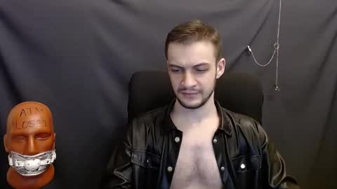 Snapshot of sir_damien chatting on January 15, 3:11 am Sir Damien online show from January 15, 3:11 am