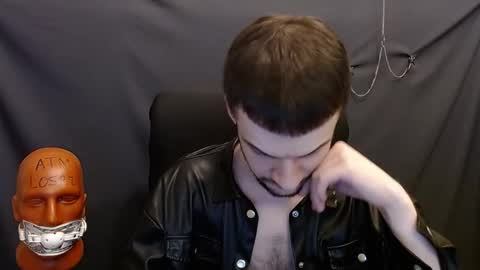 Snapshot of sir_damien chatting on January 21, 8:32 pm Sir Damien online show from January 21, 8:32 pm