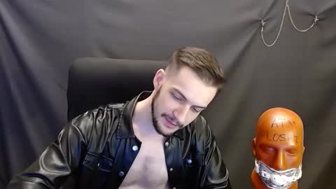 Snapshot of sir_damien chatting on January 29, 2:51 am Sir Damien online show from January 29, 2:51 am