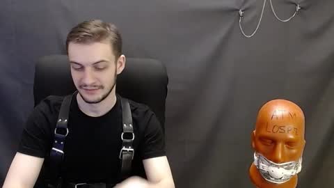 Snapshot of sir_damien chatting on February 12, 9:11 pm Sir Damien online show from February 12, 9:11 pm