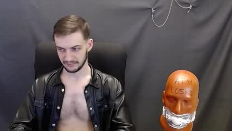 Snapshot of sir_damien chatting on February 19, 12:22 pm Sir Damien online show from February 19, 12:22 pm