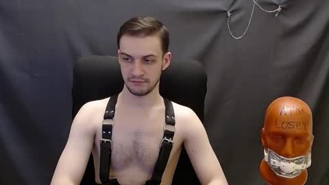 Snapshot of sir_damien chatting on February 28, 3:26 am Sir Damien online show from February 28, 3:26 am