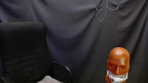 Snapshot of sir_damien chatting on March 5, 8:32 pm Sir Damien online show from March 5, 8:32 pm