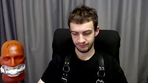 Snapshot of sir_damien chatting on October 5, 8:18 pm Sir Damien online show from October 5, 8:18 pm