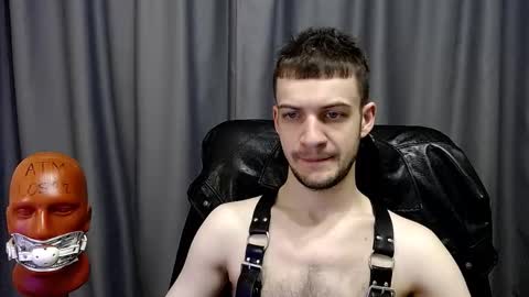 Snapshot of sir_damien chatting on October 19, 9:26 pm Sir Damien online show from October 19, 9:26 pm