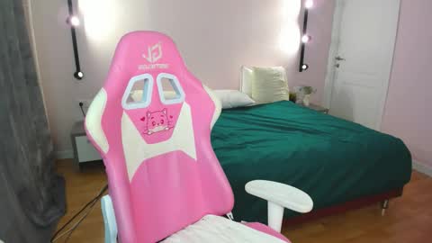 Sheils online show from October 6, 6:49 pm