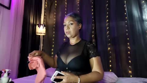 Snapshot of skar_queen11 chatting on September 10, 1:44 pm Skarlleth online show from September 10, 1:44 pm