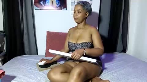 Snapshot of skar_queen11 chatting on October 10, 1:48 am Skarlleth online show from October 10, 1:48 am