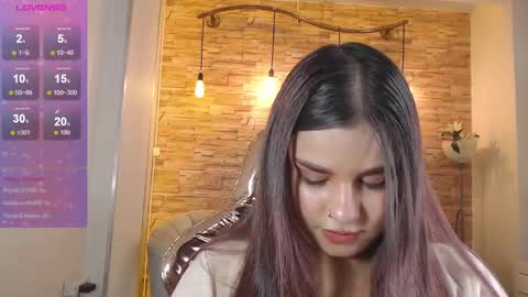 Snapshot of skeler_lovd_b chatting on January 21, 6:55 pm Skarlet online show from January 21, 6:55 pm