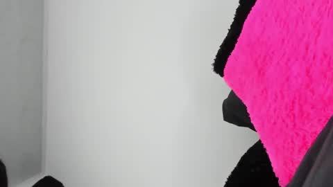 Snapshot of skinny_hotdirty chatting on November 21, 9:46 pm skinny_hotdirty online show from November 21, 9:46 pm