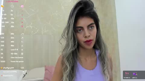 Snapshot of skinny_noa chatting on February 13, 2:52 pm Noa online show from February 13, 2:52 pm