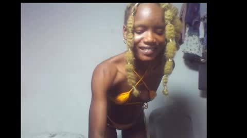 Linda independent model online show from December 15, 8:13 pm