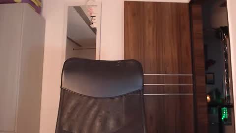 jesica online show from November 6, 7:09 am