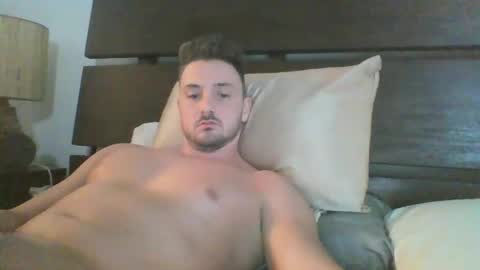skinnyguylongdick1 online show from December 14, 11:45 pm