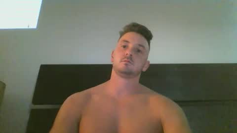 skinnyguylongdick1 online show from October 31, 12:22 am
