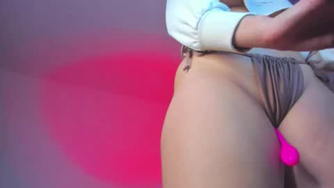  SKINNYHORNY   online show from October 17, 6:05 am