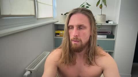 sky_guy25 online show from September 30, 8:19 am