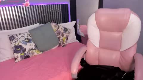 S O F I  online show from September 23, 1:36 pm