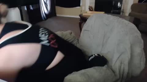 SKYLE   online show from September 14, 7:35 pm