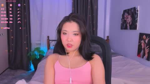 skyglow_ online show from November 10, 5:56 pm